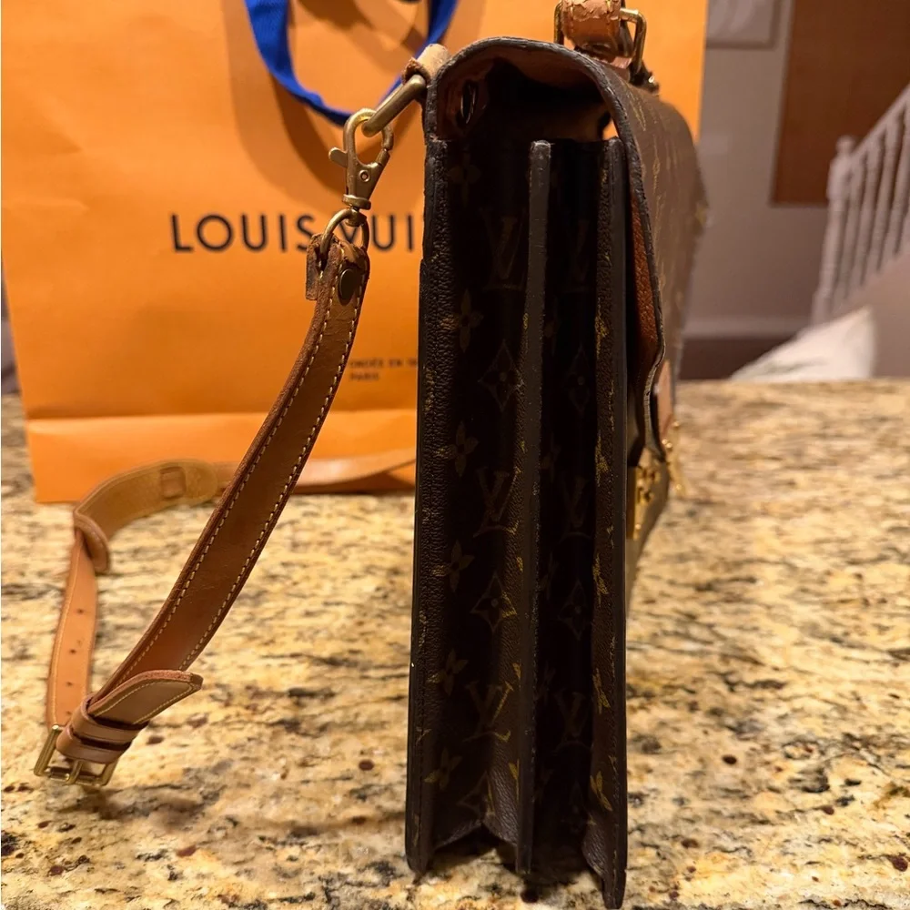 Louis Vuitton Monogram Serviette Conseiller